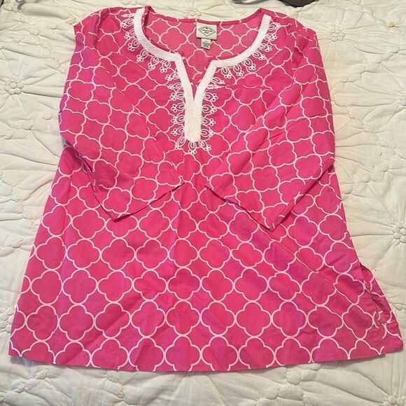 Beach cover-up/shirt  - Picture 1 of 2
